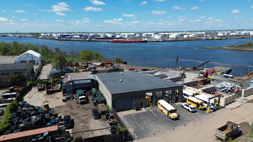 More Photos Of 436 Spencer St, Staten Island Warehouse For Lease