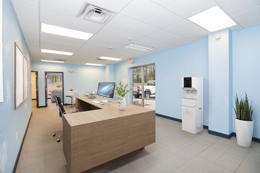 More Photos Of 3 Unlimited Dr, Saratoga Springs Office For Lease