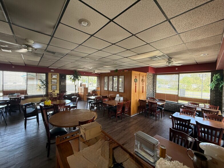 More Photos Of 185 W Cohawkin Rd, Clarksboro Restaurant For Lease