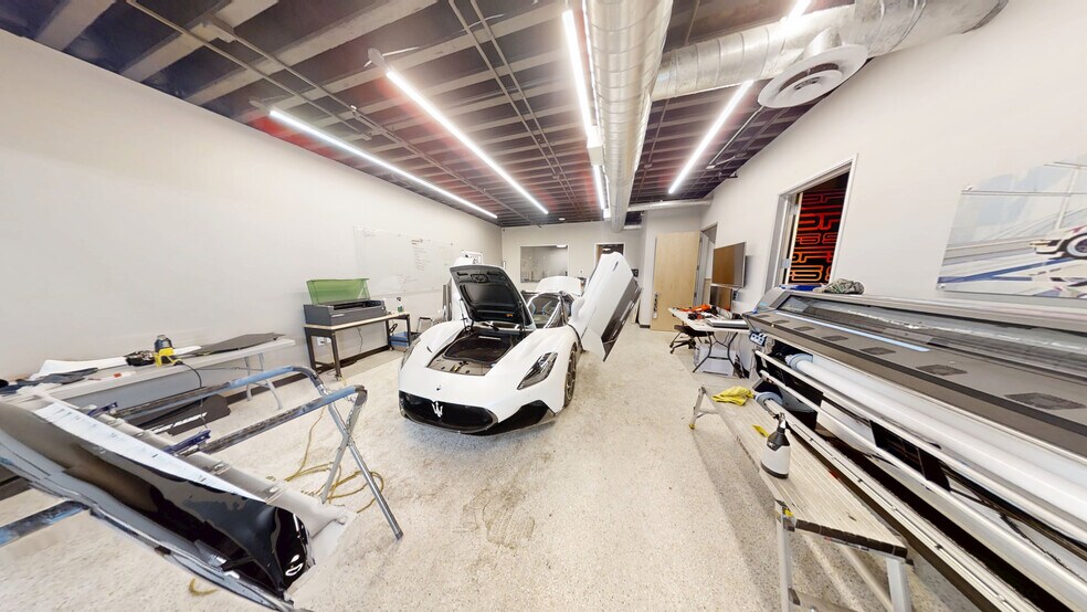 More Photos Of 9170 E Bahia, Scottsdale Showroom For Lease