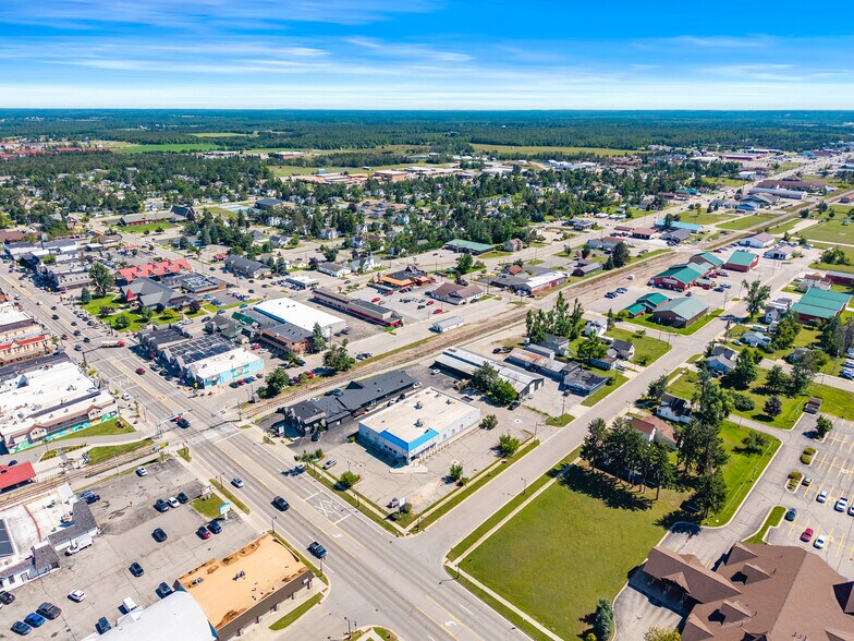 More Photos Of 419 W Main St, Gaylord Drugstore For Sale