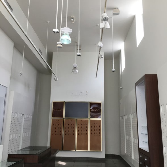 More Photos Of 227 8th St, Miami Beach General Retail For Lease