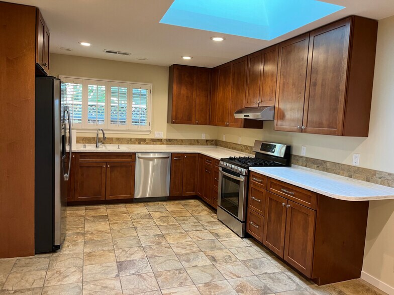 More Photos Of 339 Waverley St, Menlo Park Multifamily For Sale