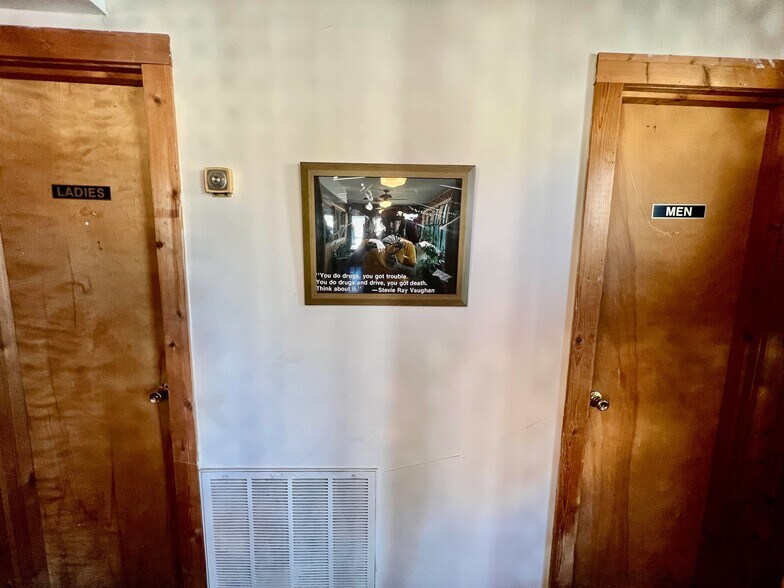 More Photos Of 309 FM 480, Center Point Fast Food For Sale