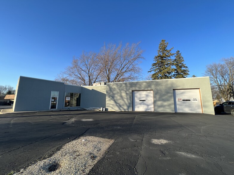 Primary Photo Of 640 E Northwest Hwy, Palatine Warehouse For Sale