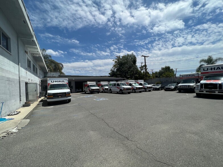 More Photos Of 910 E Whittier Blvd, La Habra Auto Dealership For Lease