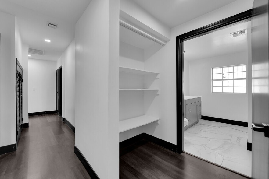 More Photos Of 530 S 7th St, Las Vegas Office Residential For Lease