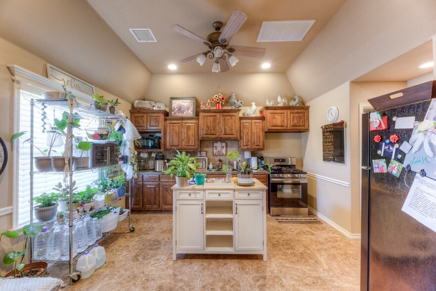 More Photos Of 862 W Taft Ave, Sapulpa Freestanding For Sale