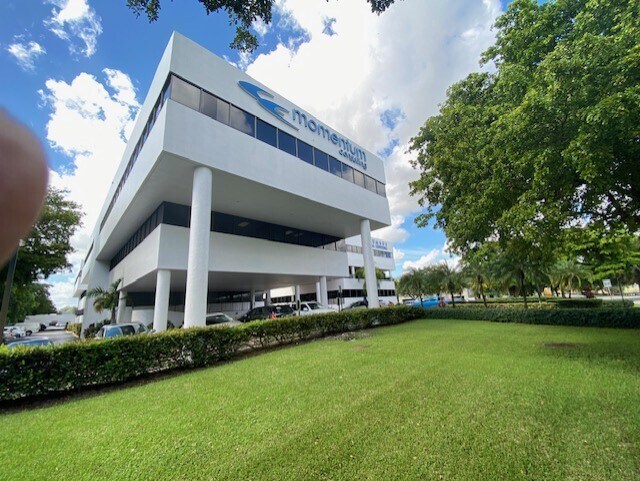 More Photos Of 14750 NW 77th Ct, Miami Lakes Office For Lease