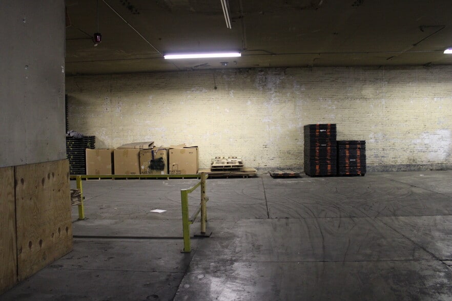 More Photos Of 319 Main Ave W, Twin Falls Storefront For Sale