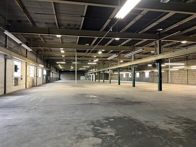 More Photos Of 495 Nixon Rd, Cheswick Manufacturing For Lease