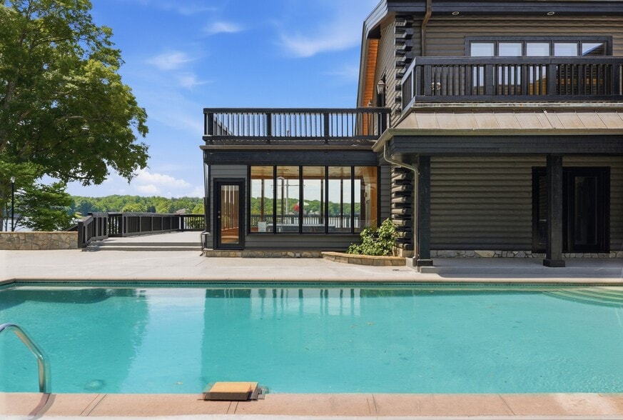 More Photos Of 9715 Nine Eagles Ln, Charlotte Specialty For Sale