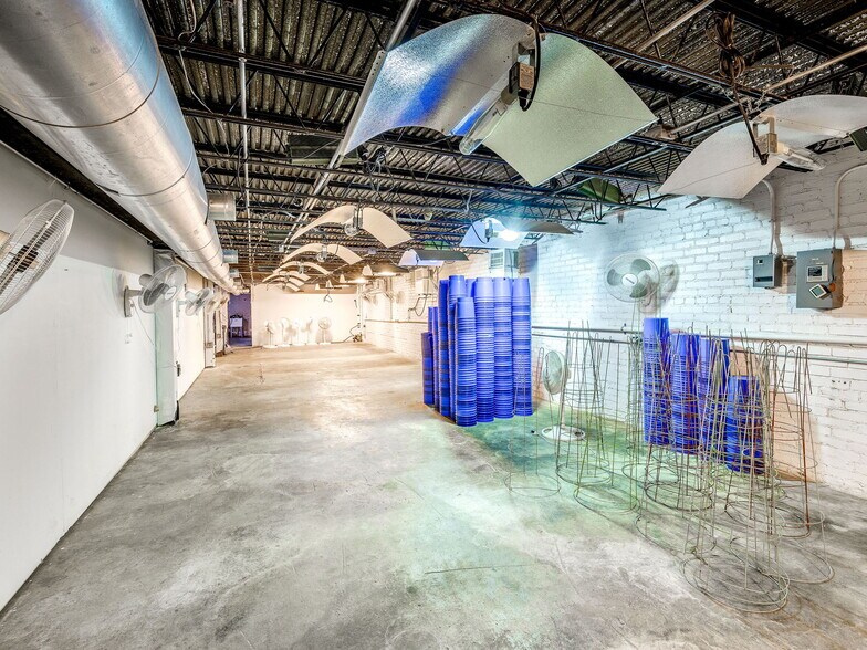 More Photos Of 212 W Main St, Shawnee Storefront Retail Office For Lease