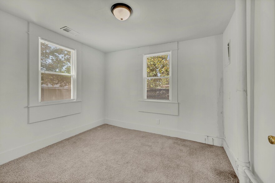 More Photos Of 1206 Dawson St, Wilmington Office Residential For Sale