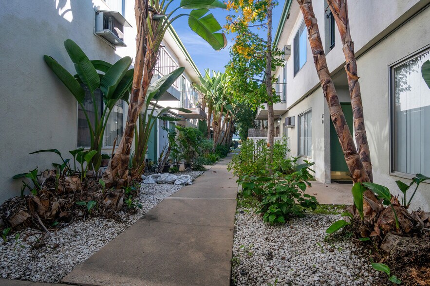 More Photos Of 4215 Vineland Ave, Studio City Apartments For Sale