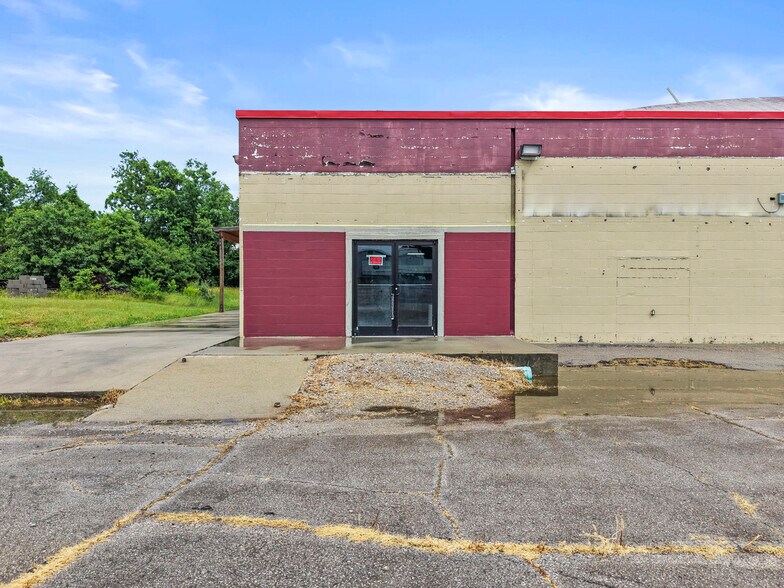 More Photos Of 101 Hi Lane Dr, Richmond Industrial For Sale