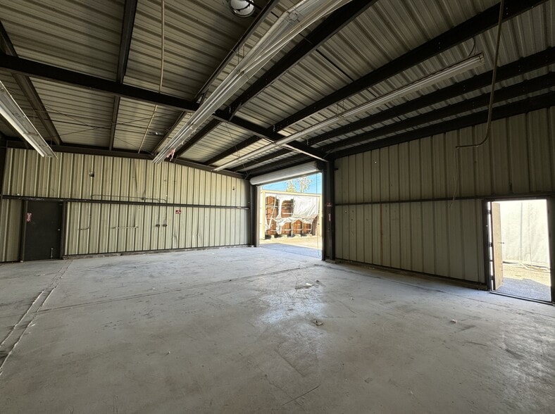 More Photos Of 1944 Commercial St, Escondido Industrial For Lease
