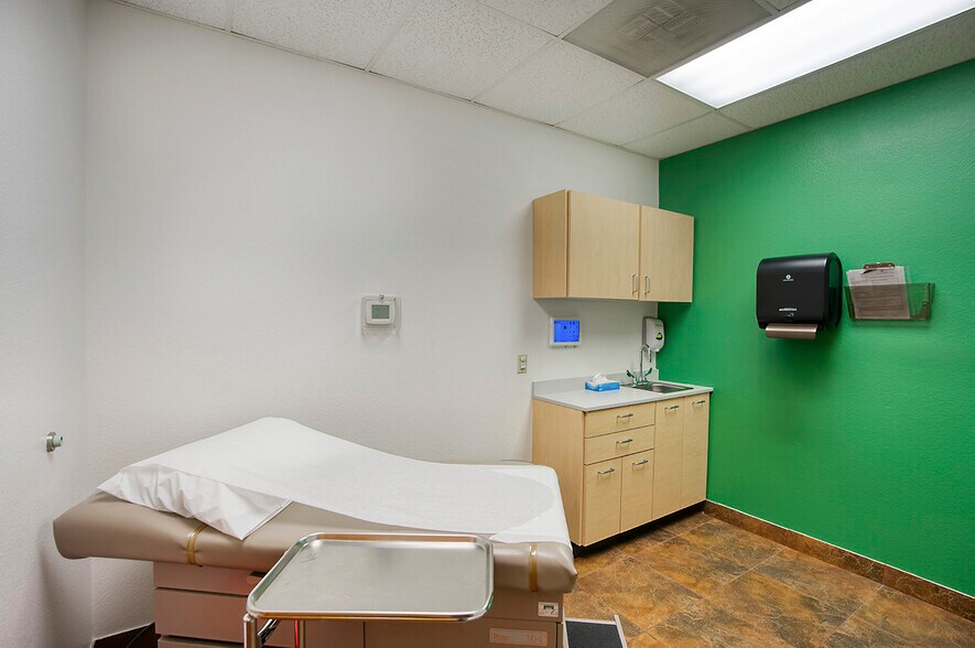 More Photos Of 44765 W Hathaway Ave, Maricopa Medical For Sale