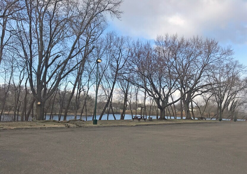 More Photos Of 1310 E Highway 96, White Bear Lake Medical For Sale