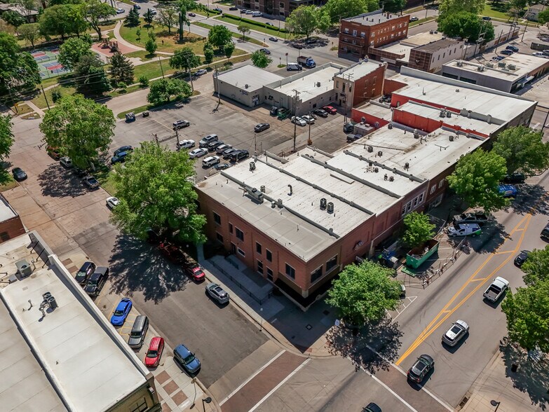 More Photos Of 1001 W Douglas Ave, Wichita Storefront For Sale