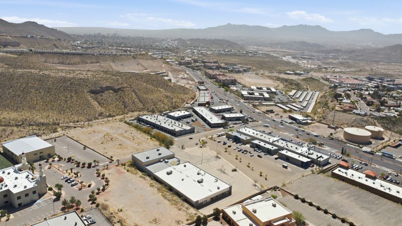 More Photos Of 145 Paragon Ln, El Paso General Retail For Sale