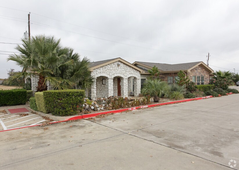 Primary Photo Of 2451-2461 Robinson Rd, Grand Prairie Medical For Sale