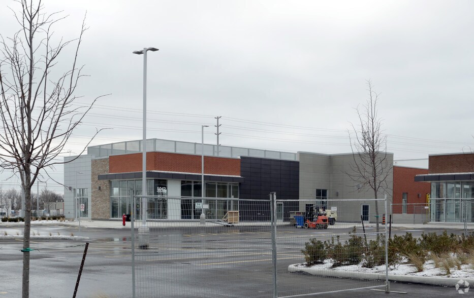 More Photos Of 5027 Spectrum Way, Mississauga Unknown For Lease
