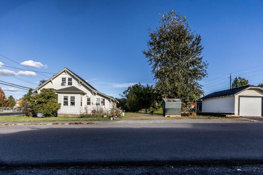 More Photos Of , Sandy Unknown For Sale