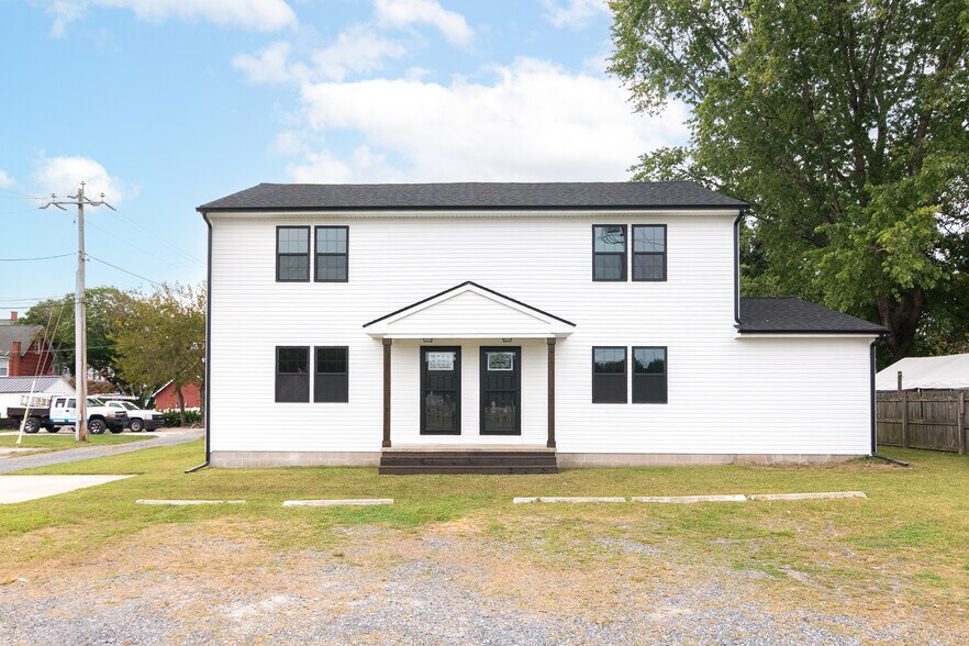 More Photos Of 105 E Adams St, Georgetown Apartments For Sale