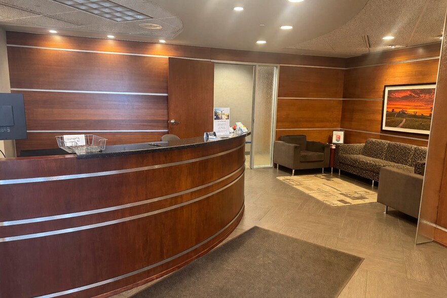 More Photos Of 712 Riverfront Dr, Sheboygan Office For Sale