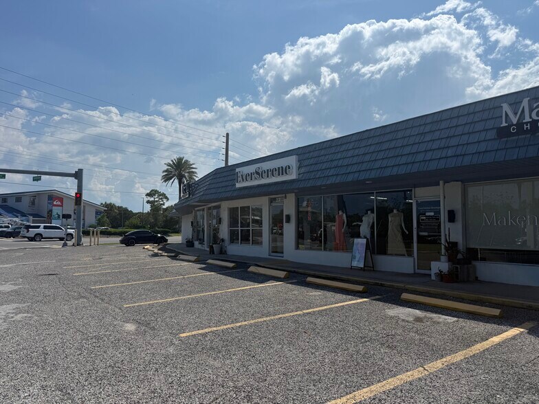 More Photos Of 703-705 Atlantic Blvd, Atlantic Beach Storefront For Lease