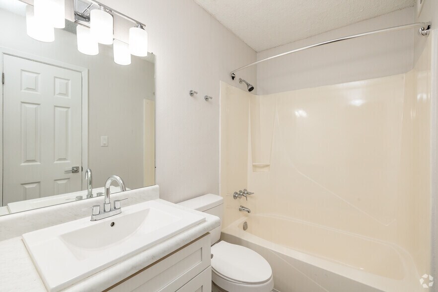 More Photos Of 1665 Dogwood Pl, Pensacola Apartments For Sale