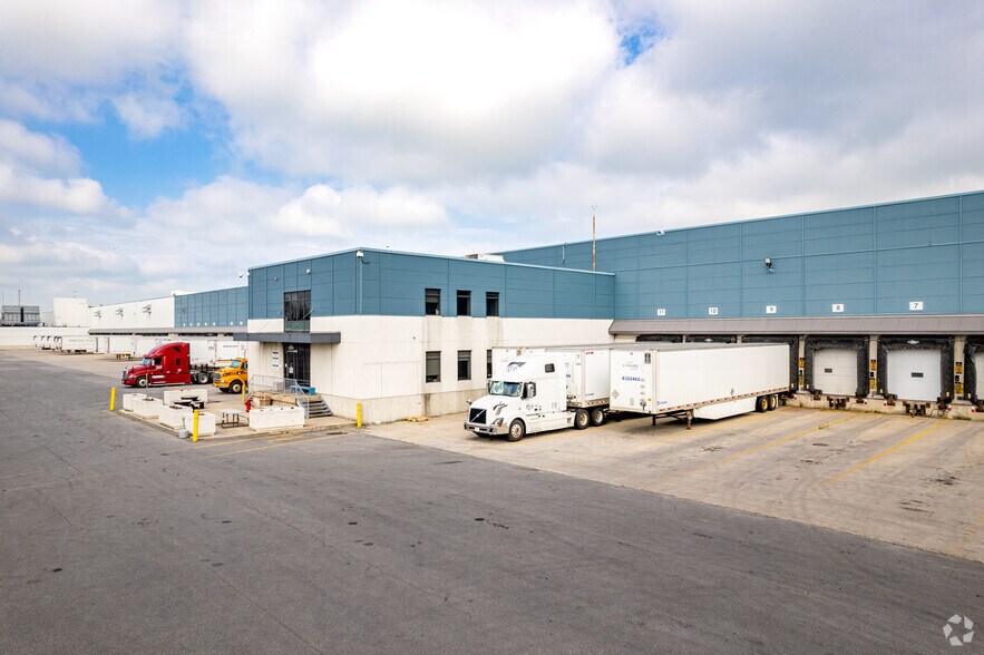 Primary Photo Of 401 Rue Marie-Curie, Vaudreuil-dorion Warehouse For Lease