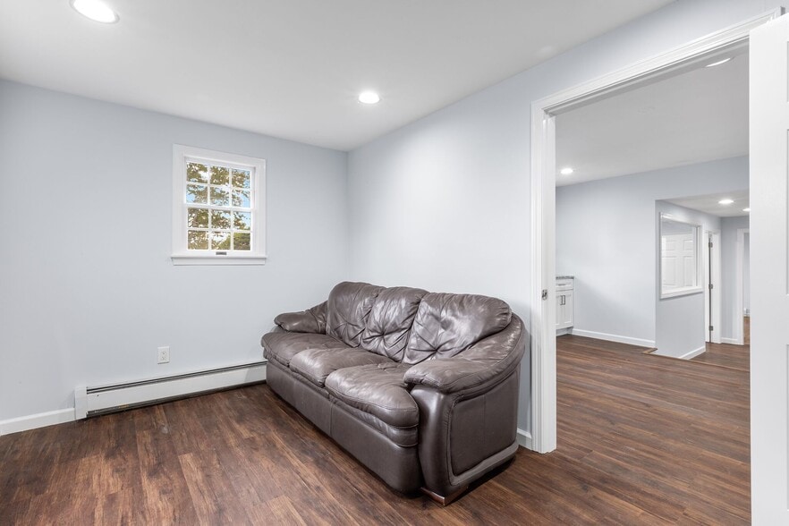 More Photos Of 143 Boston Post Rd, Waterford Office Residential For Sale