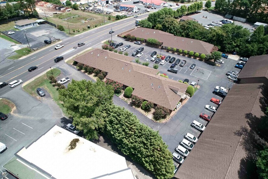 More Photos Of 4371 Charlotte Hwy, Clover Office For Sale
