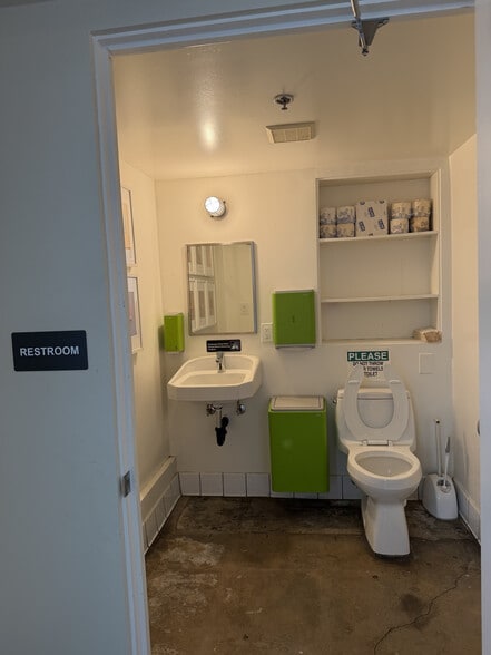 More Photos Of 5924-5930 York Blvd, Los Angeles Restaurant For Lease