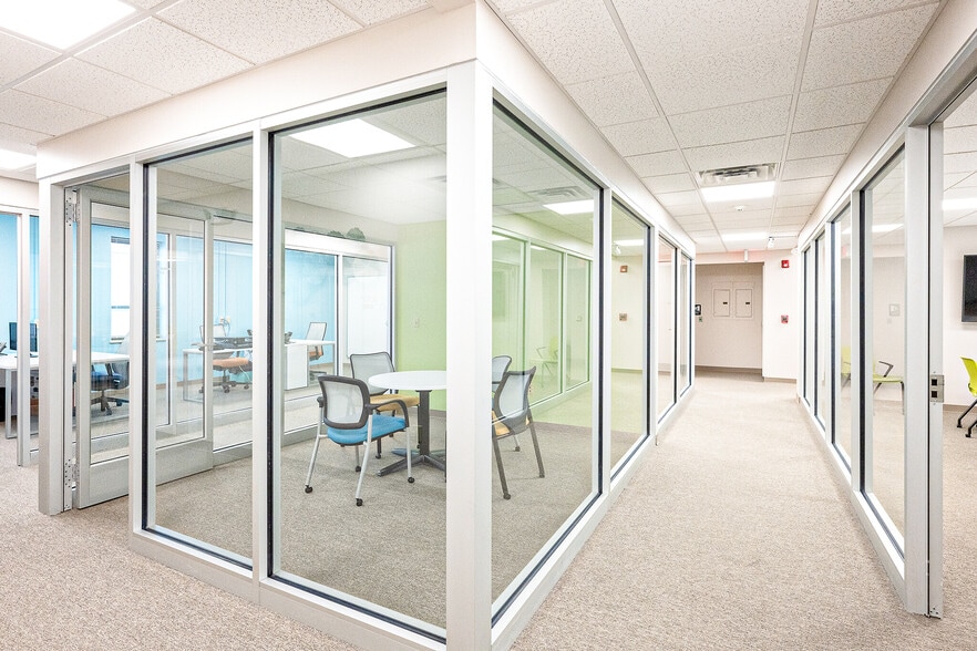 More Photos Of 10475 Perry Hwy, Wexford Medical For Lease