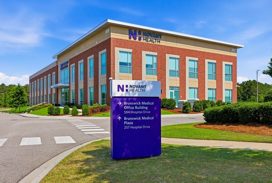 More Photos Of 584 Hospital Dr NE, Bolivia Medical For Lease
