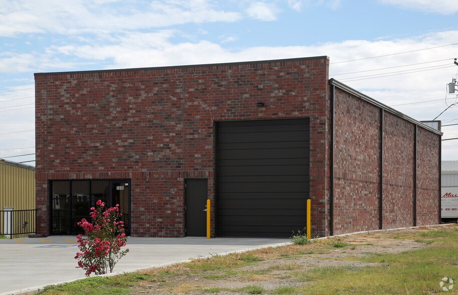More Photos Of 7658 E 46th Pl, Tulsa Warehouse For Lease