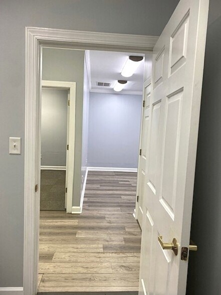 More Photos Of 8402 Six Forks Rd, Raleigh Office For Lease