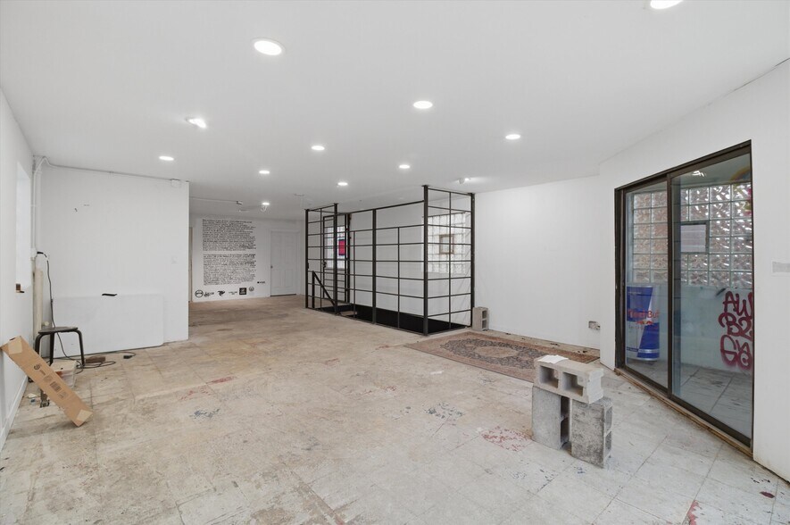 More Photos Of 2620 S Central Park Ave, Chicago General Retail For Sale