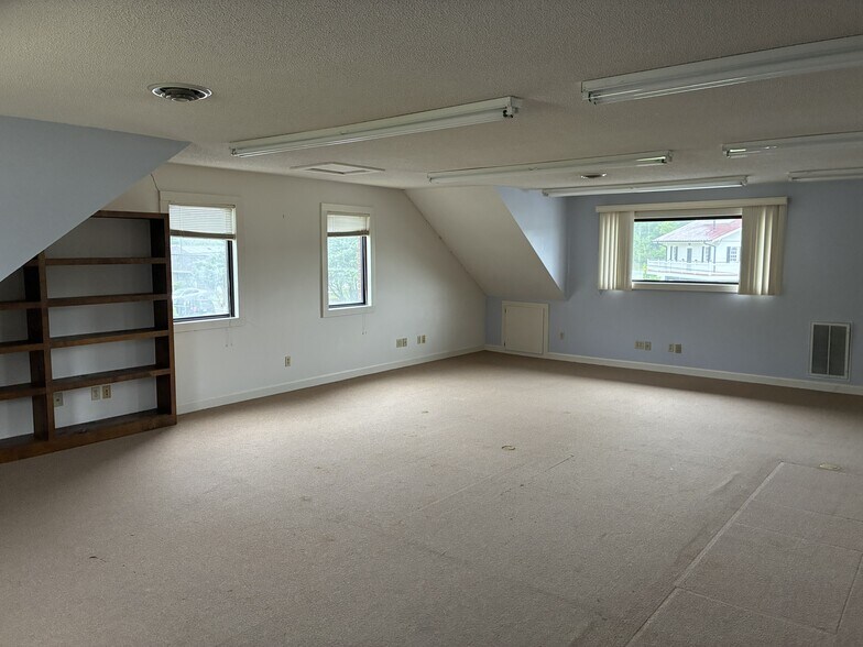 More Photos Of 212 W Water St, Plymouth Office Residential For Lease
