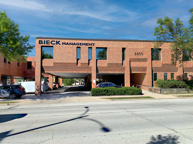 More Photos Of 9800 W Bluemound Rd, Wauwatosa Office For Sale
