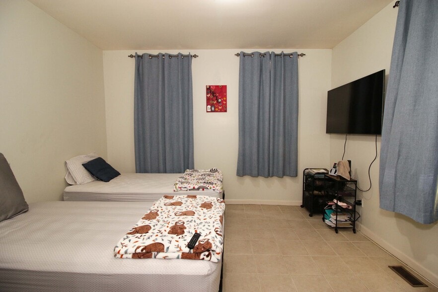 More Photos Of 201 Hackensack Plank Rd, Weehawken Restaurant For Sale