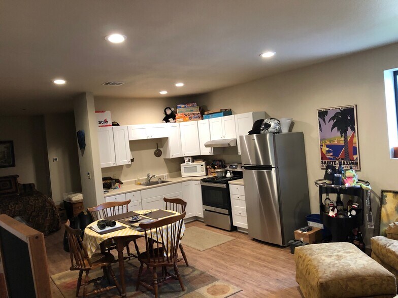 More Photos Of 12701 Lowden Ln, Manchaca Warehouse For Lease