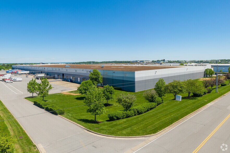 More Photos Of 4000-4010 Centre Pointe Dr, La Vergne Distribution For Lease