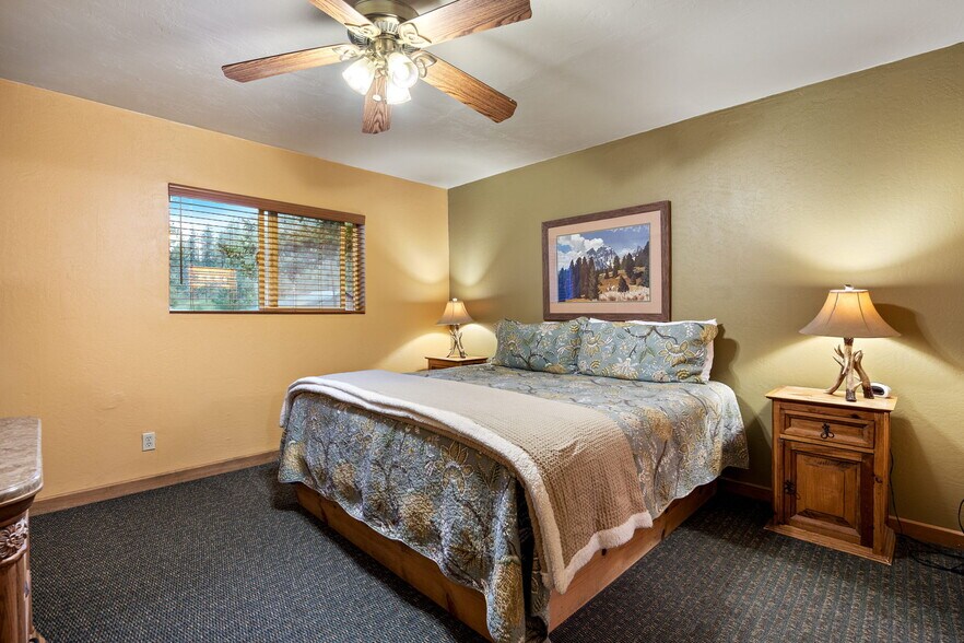 More Photos Of 140 Main St, Greer Specialty For Sale