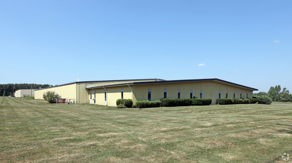 More Photos Of 1360 County Road 8, Farmington Warehouse For Lease