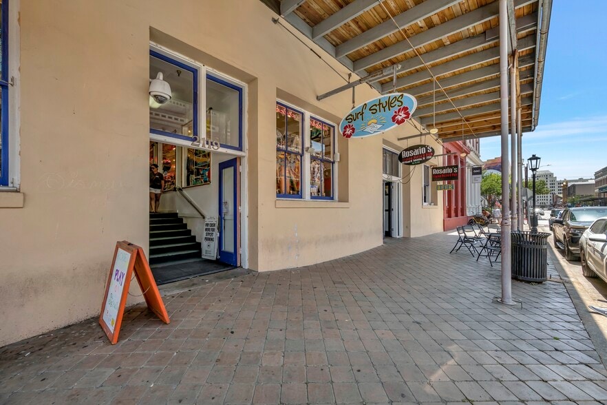 More Photos Of 2119 Strand St, Galveston Freestanding For Sale