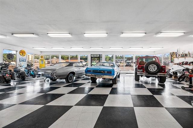 More Photos Of 2000 W Main St, Newcastle Industrial For Sale